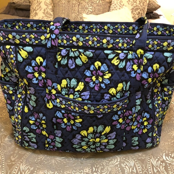 vera bradley get carried away tote bags